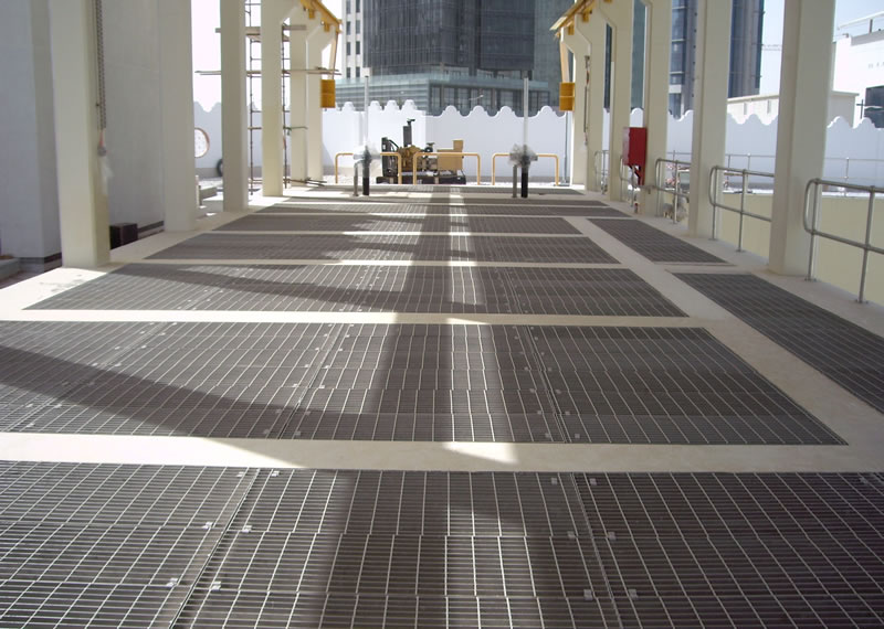Stainless steel flooring, platforms and walkways